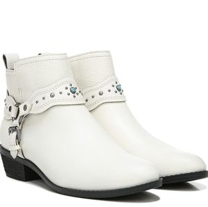 Zodiac Women's Valera Ankle Boot